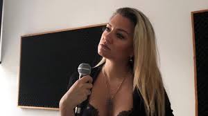 Fotos, videos & infos zum thema juliette schoppmann. 40 Jahre Juliette Von Der Dsds Kandidatin Zum Vocal Coach Promiflash De