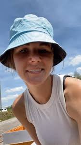 It’s a paint party! Today we are getting these old boxes some new life!  I’ll be painting these all white to create a blank canvas for any and all  of my artist friends! Even if you are not artistic and ...