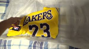 Make your los angeles lakers fandom easy to see with this los angeles lakers lebron james jersey. Los Angeles Lakers Lebron James Swingman Jersey Gold Unboxing Review Youtube