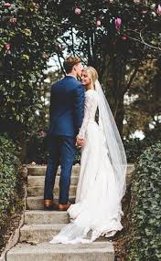 Here Comes The Bride The Pros And Cons Of Planning A Big Wedding Wedding Wedding Photos Wedding Pics
