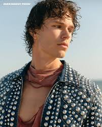 FordModels Mitchell Hoog for @vman‼️ ・・・ @mitchellhoog is right where he  needs to be. The 22-year-old actor, currently depicting Mac Morris,  #MarkPaulGosselaar's character Zac Morris' son in the #SavedbytheBell  reboot