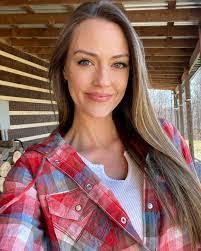 Jenna Lawhorn's Instagram, Twitter & Facebook