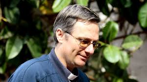 Iba huir a colombia por maracaibo. El Primer Sacerdote En Denunciar A Karadima Hans Kast La Figura Que Hoy Complica A Ricardo Ezzati Emol Com