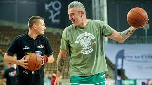 Maciej nowicki is a polish politician, manager and scientist. Maciej Zielinski Konczy 50 Lat Wiele Fajnych Meczow I Jeden Koszmar Polsat Sport