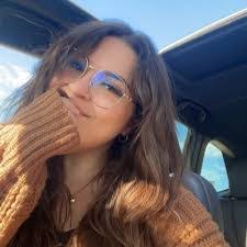 Laney Henry's Instagram, Twitter & Facebook