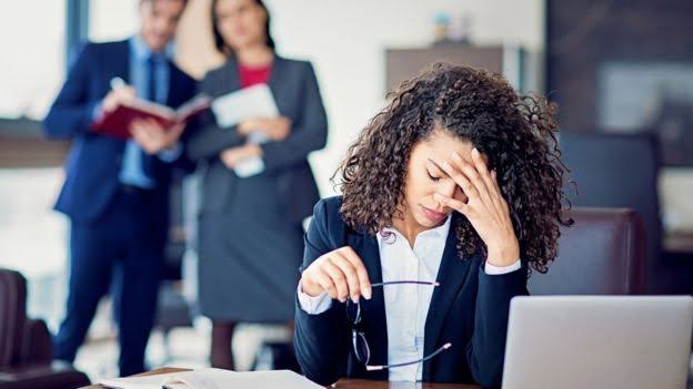 Trabalho excessivo te deixou exausta. É burnout?