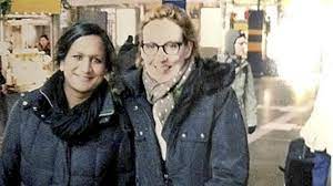 Der moderator wollte stärke demonstrieren und verzettelte sich. Hli Dass Alice Weidel Vorsitzende Der Afd Eine Dunkelhautige Freundin Und Kinder Aus Sri Lanka Hat Hier Ist Das Einzige Foto Das Man Im Ganzen Internet Von Ihr Findet De