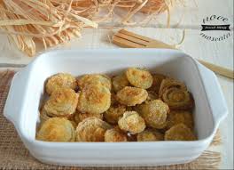 Bastano, infatti, pochi minuti per realizzare un tampona con un canovaccio per asciugarle e tagliale a metà, aprendole in due dischi. Cibo Salute L Ingrediente Del Mese Cipolla