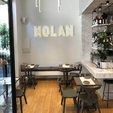 Το πολύ πρωτότυπο concept του σωτήρη κοντιζά και της ομάδας του «nolan» πήρε σάρκα και οστά.'ηρθε πλέον η ώρα να ανοίξει τις πόρτες του, το εστιατόριο «proveleggioσ» στην οδό παραμυθιάς 11 στον κεραμεικό , πράγμα που συνέβη την. Swthrhs Kontizas Neo Estiatorio