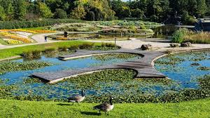 Patrick mioulane rencontre le chef jardinier des serres d'auteuil qui nous fait découvrir ce site du jardin botanique de la ville de paris qui en compte. Connaissiez Vous Ces Secrets Des Parcs Et Jardins De Paris Paris Secret