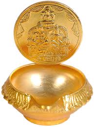 Buy Exotic India Brass Kubera Lakshmi Diya 2 Inch X 1 7 Gold Online At Low Prices In India Amazon In The ashtamangayla vilakku is a long leaf shaped sacred oil lamp with an oil reservoir in the middle. exotic india brass kubera lakshmi diya