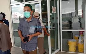 Confirm covid jab appointmen­t within 48 hours of notificati­on or risk cancellati­on. Estimated 350 Participants Of Seri Petaling Mosque In Sabah Urged To Get Tested For Covid 19