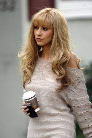 16 fantastic christina aguilera hairstyles pretty designs hair burlesque with bangs best natural for professional woman