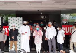 Berkat ketulusannya berdakwah di tanah air, syekh ali jaber menjadi warga negara indonesia (wni). Fya0 7ladj Tom