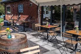 When they did respond, it rarely addressed the actual question(s) i asked. Bar Owner Reveals The Reality Behind A Scathing Review From 50th Party Who Left Vomit Everywhere The State