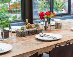 11 Unique Restaurant Centerpiece Ideas