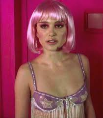 Alice (natalie portman), an american stripper who has moved to london, meets dan (jude law) on the closer: Image Result For Natalie Portman Closer Costume Natalie Portman Closer Natalie Portman Natalie