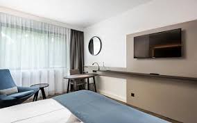 All 123 comfortably furnished rooms at holiday inn berlin city center east prenzlauer berg boasts individually controlled air conditioning, satellite tv, bluetooth tv, wlan, a pillow menu, lounge chair. Holiday Inn Berlin City West Berlin 4 Deutschland Von 85 Hotel Mix