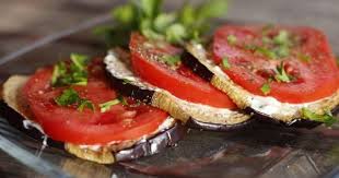 Auberginen Mit Knoblauch Und Tomaten Antipasti Russische Kuche Rezepte Aubergine Gebraten Aubergine Tomaten Rezept