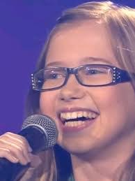 Laura Glynn's Instagram, Twitter & Facebook