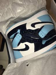 Authentic Jordan 1 Blue Chill Girl Jordans Girl Jordans Retro Jordans Apparel Design Design Air Jordans Nike In 2020 Nike Schuhe Frauen Madchen Turnschuhe Nike Schuhe