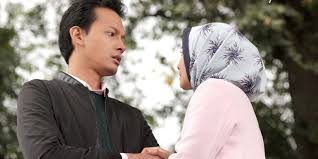 Suatu hari, ray, seorang pria dari masa lalunya, kembali dan ingin membangun surganya yang hilang bersama meirose dan akbar. Sinopsis Film Surga Yang Tak Dirindukan 2 Ketika Cinta Harus Memilih Halaman All Kompas Com