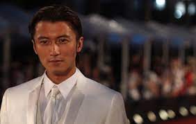 By nicholas tse | 2002. Basmoj4g0j6lfm