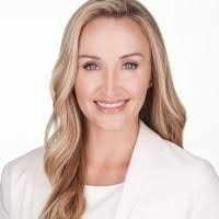 Nicole Easterday's Instagram, Twitter & Facebook