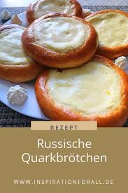 Watruschki Rezept Fur Leckere Quarkbrotchen Aus Hefeteig Quarkbrotchen Rezept Rezepte Quarkbrotchen