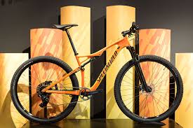 Uit allerlei disciplines zijn renners afgevaardigd om nederland te vertegenwoordigen in japan: Specialized Brengt Torch Collectie Ter Ere Van De Olympische Spelen Bikefreak Magazine
