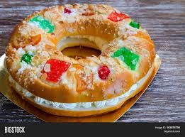25 spanish christmas food you must try! Roscon De Reyes Kings Image Photo Free Trial Bigstock