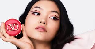 La nueva línea de maquillaje Valentino Beauty que te enamorará al instante  | Grazia México y Latinoamérica