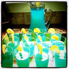 Summer Drink Electric Lemonade Yum 1 Package Of Crystal Light Lemonade 1 Cup Vodka 1 Freshly Squeez Summer Drinks Low Carb Mixed Drinks How To Squeeze Lemons