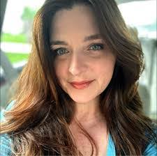 Donna Boulier's Instagram, Twitter & Facebook