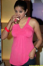 priyamani round red gown side view - Actress Album