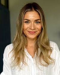 Lori Juliano's Instagram, Twitter & Facebook