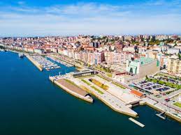 Sprawdź konta osobiste, kredyty, a także inne usługi bankowe i dołącz do milionów zadowolonych klientów. Santander Land Leute Surfurlaub Elementsurf