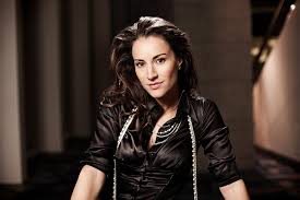 A maior comunidade de compra e venda online da américa latina. America Olivo Profile Biography Pictures News