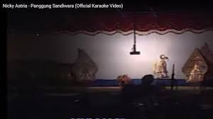 Sebelum dinyanyikan nicky astria, lagu 'panggung sandiwara' lebih dulu dinyanyikan oleh ahmad albar bersama god bless. Download Unduh Lagu Panggung Sandiwara Nicky Astria Mp3 Mengapa Kita Bersandiwara Halaman All Tribun Sumsel