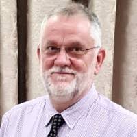 Correo electrónico y teléfono de James Hinde