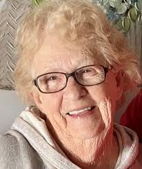 Elizabeth Audet's Instagram, Twitter & Facebook