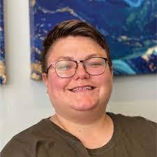 Carol Heer's Instagram, Twitter & Facebook