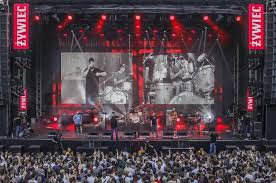 W tym roku, ze względu na ograniczenia pandemiczne, muzycy zagrają w czterech miastach. Meskie Granie 2018 Program Artysci Koncert Zobacz Kto Zagra W Tym Roku Data Bilety Cena Warszawa Super Express