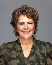 Ellen Otte's Instagram, Twitter & Facebook