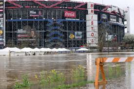 Guide to watch nascar race today live stream and enjoying every single race of cup series, xfinity series & truck while other sports may be the national pastime, nascar race is a truly american passion. Nascar At Bristol Cup And Truck Dirt Races Postponed To Monday