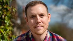 Healthcare is free, there's (almost) no chance of getting shot and bathroom  light switches are operated by string: American living in the UK reveals  his adopted country's 'strengths' and its 'oddities'... |