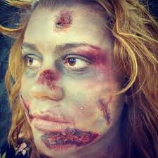 Amy McCain (@VenomousVeneers)