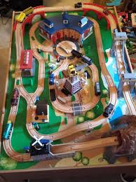 Https Post Craigslist Org K Hvi1ank4xgjkcc4cvzlwq S Preview Selling A Gently Used Imaginarium Train Table Fr Toy Train Table Train Table Wooden Train Track
