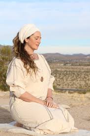 Sustainable designs with upcycled and recycled materials made by hand in los angeles, california. Guru Jagats Yoga Atemubungen Deepen Your Sex Im Video Vogue Germany