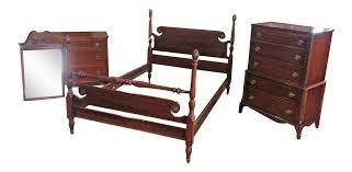 Antique mahogany dixie furniture bedroom set! Antique Chippendale Style Mahogany Pineapple Post Bedroom Set Chairish